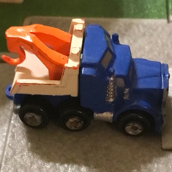 Vintage 1987 Hasbro Galoob micro machines Kenworth tow truck - Picture 2 of 5